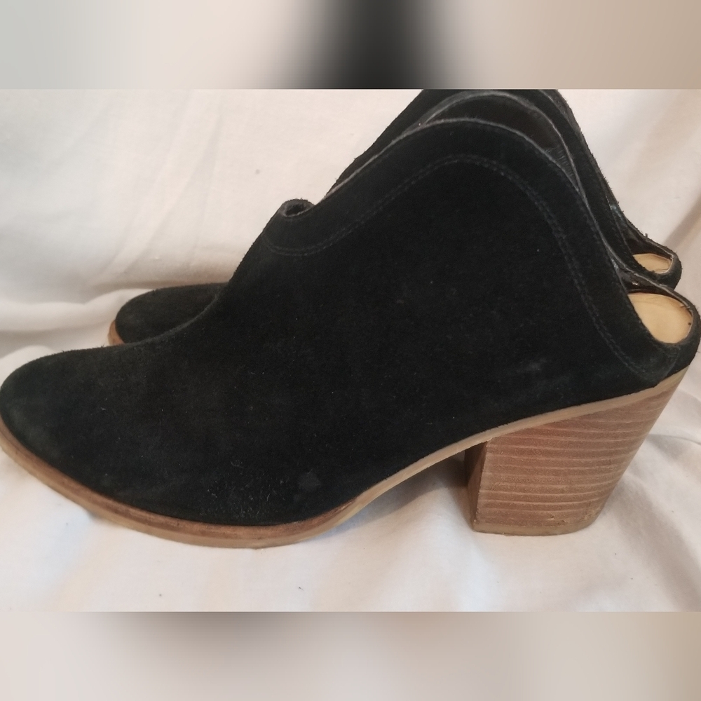 Chinese Laundry womens slip on black faux suede shoe size 10